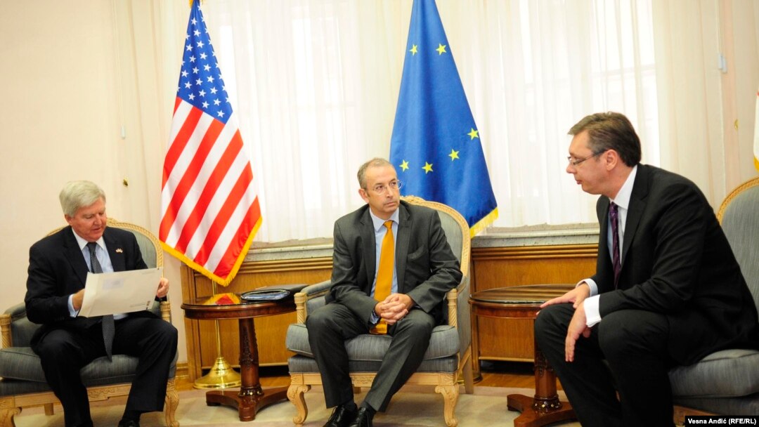 Kajl Skat, Majkl Devenport i Aleksandar Vučić