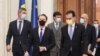 Liderii Coaliției au promis unitate în jurul PNRR, chiar dacă recunosc problemele din negocierile cu UE. Imagine cu liderii Coaliției după semnarea noului Protocol de colaborare. 
