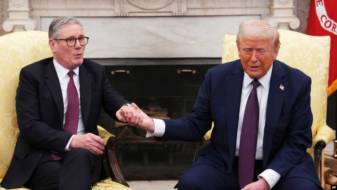 Premierul britanic Keir Starmer i-a mulțumit lui Donald Trump pentru că a accelerat discuția despre pace în Ucraina, dar a insistat că e nevoie de un acord „istoric, pe termen lung”.