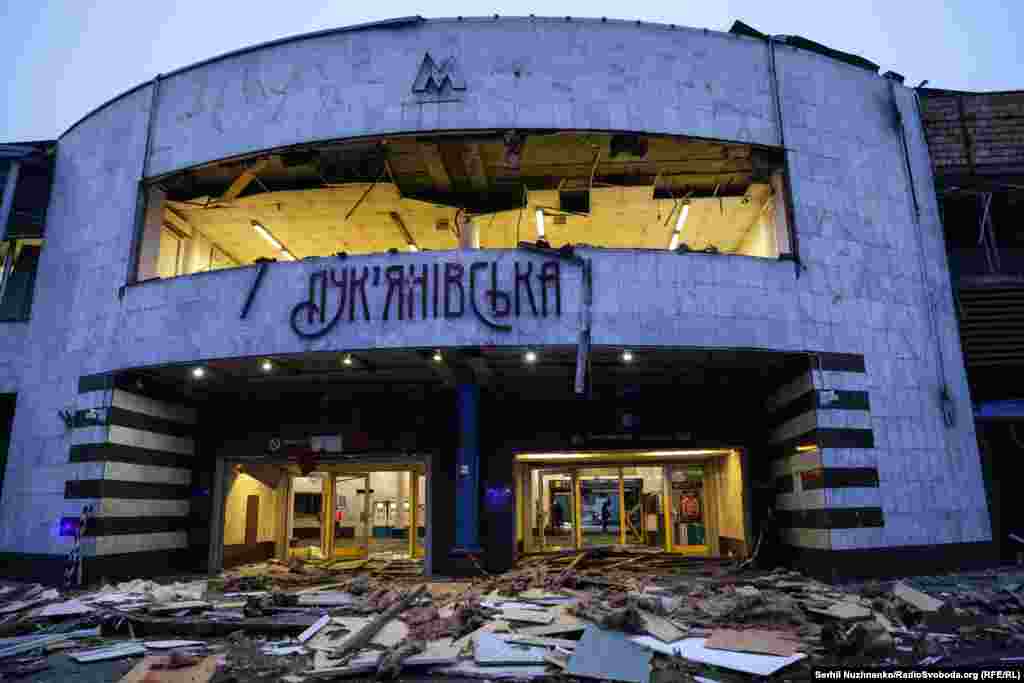 18 ianuarie 2025. Intrarea în stația de metrou Lukianivska din Kiev, după un atac rusesc.