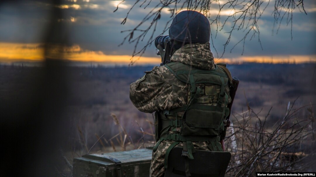 Військові кажуть, що бойовики стріляли неподалік Авдіївки та в передмісті Мар’їнки