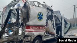 Російські оператори дронів також атакували машини швидкої допомоги, часто не даючи їм дістатися до жертв, додають дослідники