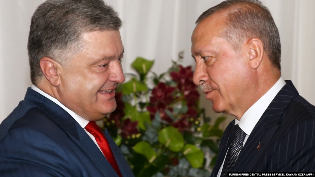 Президенти України та Туреччини Петро Порошенко (л) і Реджеп Тайїп Ердоган, 12 червня 2018 року