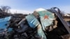 Уламки збитого російського бойового літака Су-34 у житловому районі Чернігова, 6 квітня 2022 року, фото ілюстративне