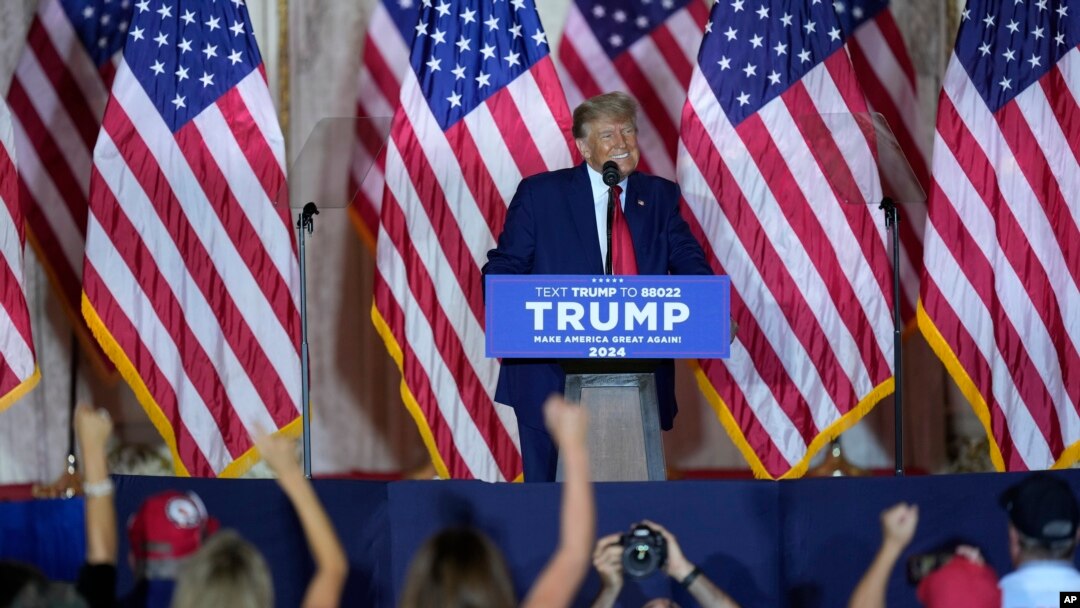Bivši američki predsjednik Donald Trump tokom najave kandidature u Palm Beachu, 15. novembra 2022.
