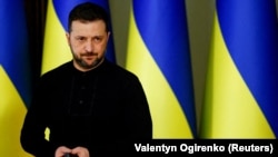 За словами Володимира Зеленського, в такому випадку Україна проситиме посилення санкційного тиску на Росію та надання військової допомоги