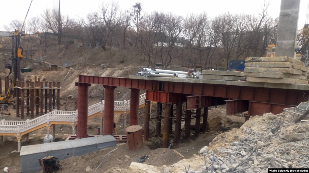 Будівництво мосту. Київ, Володимирська гірка. 23 березня 2019 року