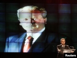 Ivica Dačić se obraća pristalicama SPS-a, mart 2007.