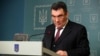 Данілов додав, що у разі ухвалення Верховною Радою «закону про олігархів», вони так само мають заповнити цю декларацію і вказувати своє громадянство