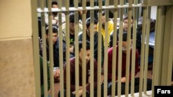 عفو بین الملل می‌گوید٬ تعدادی از زندانیان در ایران به طور سیستماتیک از خدمات پزشکی محروم شده‌اند و این می‌تواند آنها را در برابر ویروس کرونا آسیب‌پذیرتر کند