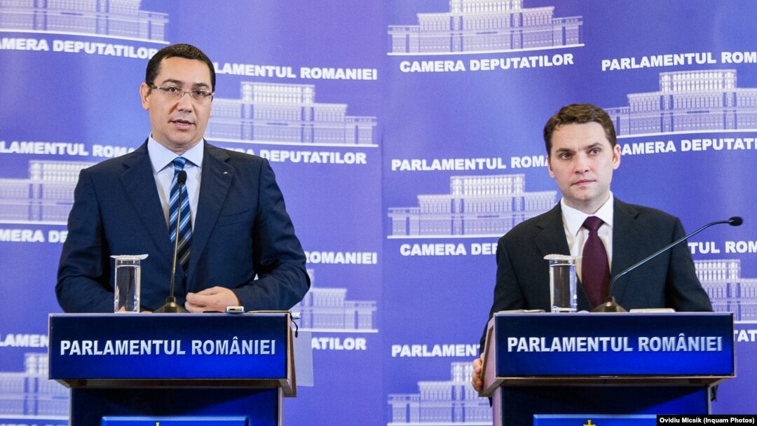 Premierul Victor Ponta și ministru delegat pentru proiecte de infrastructură Dan Șova, septembrie 2013.