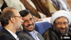 آیت الله صادق لاریجانی، محمود احمدی نژاد و علی لاریجانی