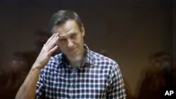 Олексій Навальний прокоментував рішення суду так: «Півтора місяця скинули – вже нормально»