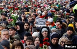 ალექსეი ნავალნის გასვენებაში მისული ხალხი. მოსკოვი. 2024 წ. 1 მარტი