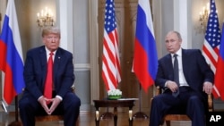 Američki predsjednik Donald Trump i njegov ruski kolega Vladimir Putin na susretu u Helsinkiju, Finska, juli 2018.