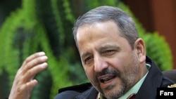 اسماعيل احمدی‌ مقدم فرمانده نيروی انتظامی می گوید نسبت به موضوع بدحجابی نبايد ساده‌انديش بود.