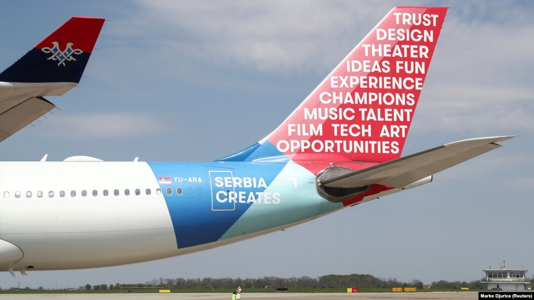 Jedan od osam planiranih aviona pomoći Srbije za Italiju na aerodromu "Nikola Tesla" u Beogradu