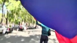 Ժողովուրսը տոնում է իր հաղթանակը