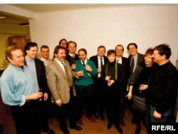 Minhen: Tim Radija Slobodna Evropa nakon prvog emitiranja emisije na južnoslavenskim jezicima, 31. januar 1994.