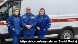 Кримська фельдшерка Тамара Чернуха (ліворуч) у складі бригади «швидкої допомоги», 2023 рік