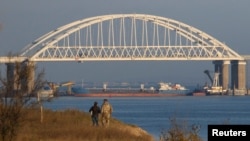 Росія заблокувала прохід Керченською протокою і захопила українські кораблі, 25 листопада 2018 року