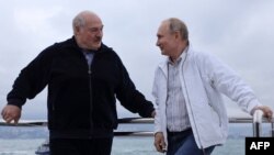 Володимир Путін та Олександр Лукашенко на яхті в Чорному морі 29 травня 