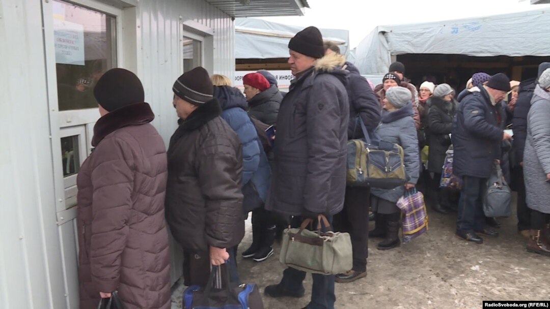 Черги на контрольно-пропускному пункті в Майорську