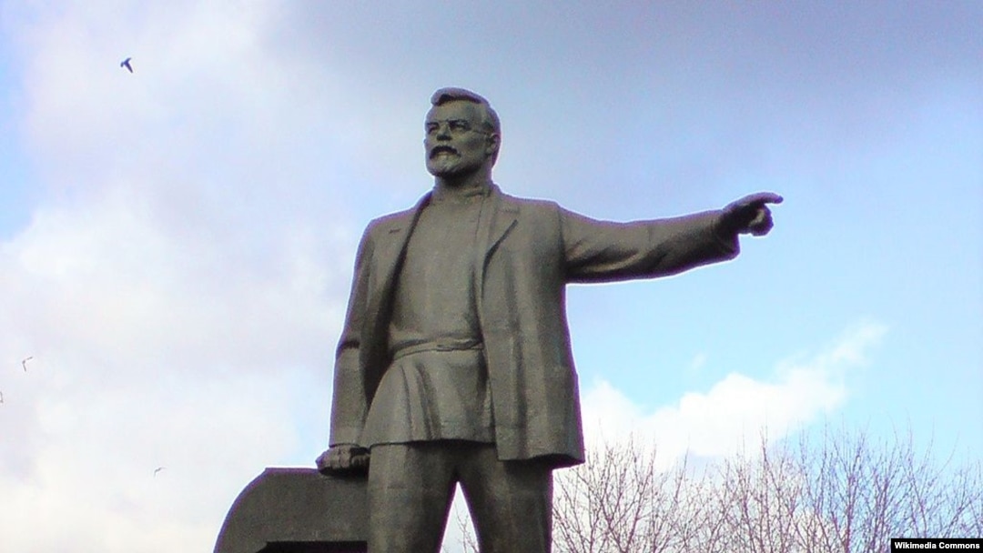 Пам'ятник Петровському в Дніпрі, нині знесений