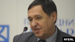 Nebojša Atanacković: Neophodno smanjiti finansijske obaveze