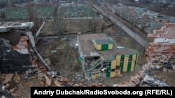Розтрощені 9-поверхівки на околиці Авдіївки після удару гібридних сил РФ, 24 березня 2016 року