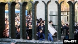بعد از اعتراضات دیماه ۹۶ بیش از صد دانشجو احضار و بازداشت شدند