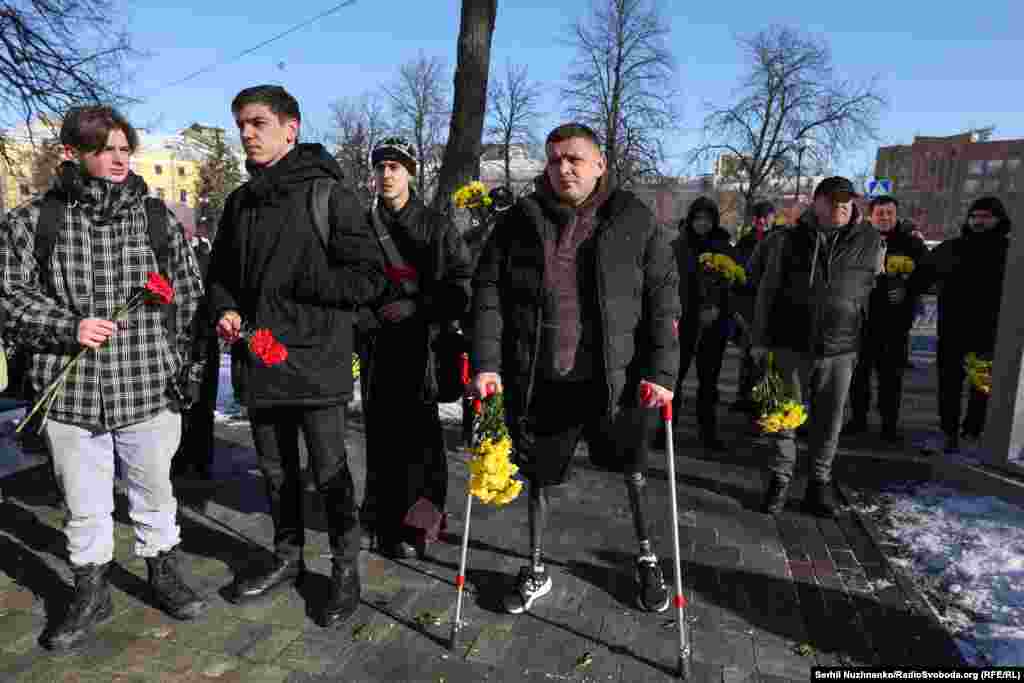 20 februarie 2025. Oamenii se adună pentru a comemora protestele Euromaidan din 2014. Protestele din 2013-2014 au contribuit la înlăturarea de la putere a președintelui Viktor Ianukovici, favorabil Moscovei. Rusia a răspuns prin confiscarea peninsulei ucrainene Crimeea și prin provocarea unor tulburări care au dus la conflictul din estul regiunii Donbas. Rusia a lansat invazia completă a țării în februarie 2022.