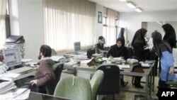روزنامه کیهان به دنبال پخش یک برنامه تلویزیونی با حضور فرمانده نیروی انتظامی تهران صدای و سیمای جمهوری اسلامی را به برخورد توهین آمیز با احمد رضا رادان متهم کرد.