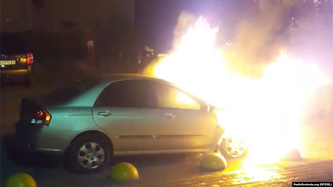 Вночі 17 серпня невідомі підпалили автомобіль програми журналістських розслідувань Схеми» (спільний проєкт Радіо Свобода та телеканалу UA:Перший), який належить водієві програми – учаснику знімальної групи Борису Мазуру