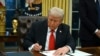 Президент США Трамп поговорил по телефону с Путиным и Зеленским