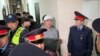 21 апрел, Куреновро ба мурофиаи додгоҳӣ ворид мекунанд.