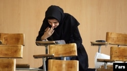 مقام های جمهوری اسلامی اکنون به صراحت هدف از اجرای سهمیه‌بندی جنسیتی و بومی‌گزینی داوطلبان کنکور را « کاهش ورود دختران به دانشگاه » عنوان می‌کنند. (عکس: فارس)