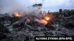 298 de oameni din zece țări au murit în tragedia din 17 iulie 2014. Zborul MH17 a determinat țările occidentale să înăsprească pedepsele față de Moscova și să sprijine Ucraina, în contextul anexării peninsulei Crimeea și în fața unei amenințări tot mai mari din partea Rusiei.