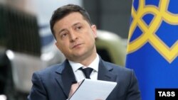 «Не можна голову прошити (кримським – ред.) татарам і сказати «вас тут не було», «депортацію вигадали». Це неможливо», – сказав Володимир Зеленський