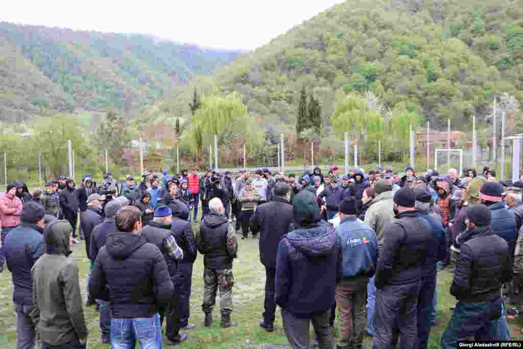 ბირკიანის მოსახლეობის შეხვედრა ძალოვან ვეტერანთა და პატრიოტთა პოლიტიკური მოძრაობის თავმჯდომარესთან, გია ბერძენიძესთან.