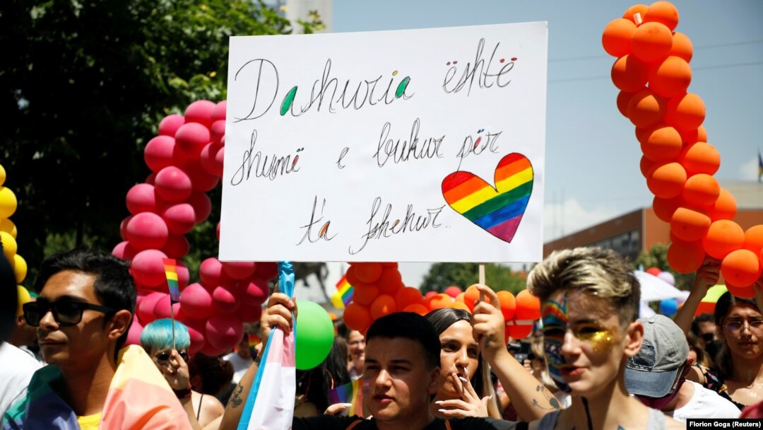 Fotografija snimljena tokom Parade ponosa održane u Prištini 1. jula 2021.