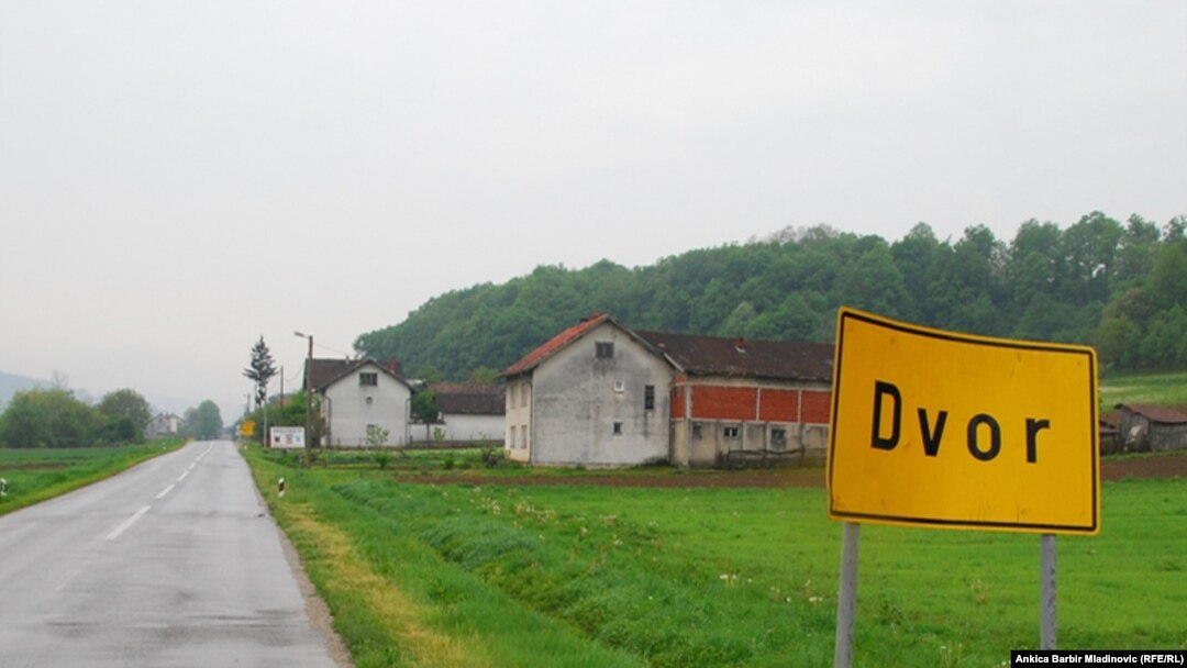 Dvor, travanj 2011