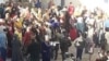 Население игнорирует запрет на очереди, от полиции требуют задерживать недовольных 