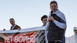Марк Серов Батумидагы митингта, 2024 елның ноябре. Фото авторы: Илья Никоноров