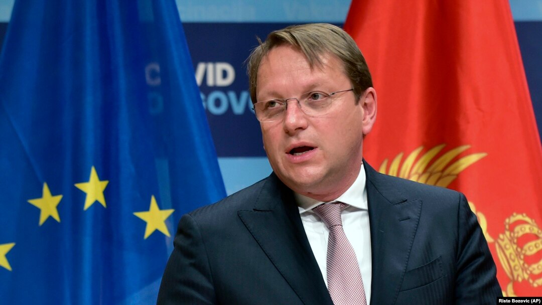 Evropski komesar Oliver Varhelyi sa novim crnogorskim vlastima razgovarao je u maju ove godine u Podgorici (na fotografiji Varhelyi tokom posete Crnoj Gori)