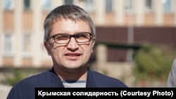 Кримський адвокат Едем Семедляєв наголосив, що, згідно з вироком російського суду, Наріману Мемедемінову (на фото) не заборонено займатися публічною діяльністю після звільнення