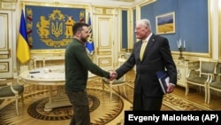 Президент України Володимир Зеленський і Спецпредставник США з питань України та Росії Кіт Келлог. Київ, 20 лютого 2025 року