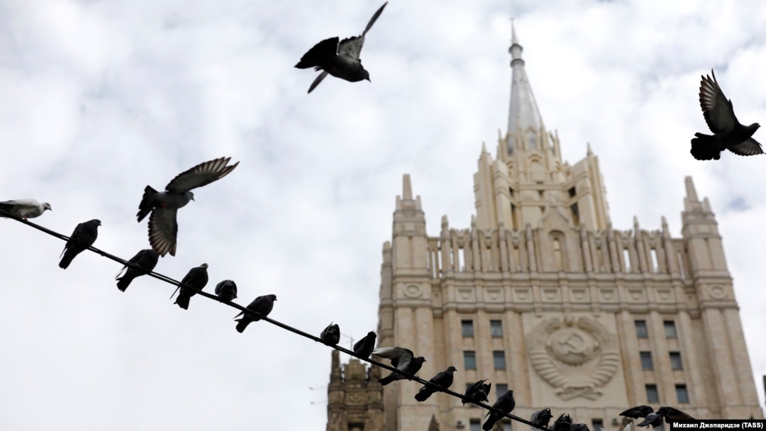 Після того, як міністр закордонних справ Сергій Лавров припустив, що Адольф Гітлер мав єврейське коріння, Ізраїль викликав посла Росії і вимагає від Москви вибачень 