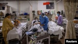 Varianta coronavirusului numită „Delta" a dus India în pragul colapsului sistemului medical.
