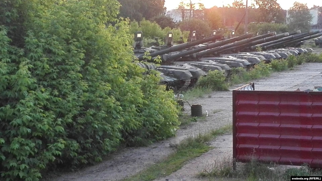 Російські танки на полігоні в Клинцях, Брянська область. 5 червня 2016 року